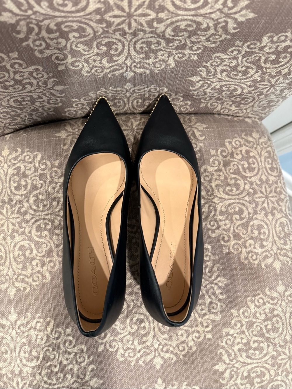 Coach Black Leather Pointed Toe Block Heel Pumps Gold Stud Trim Size 9 - Picture 9 of 10